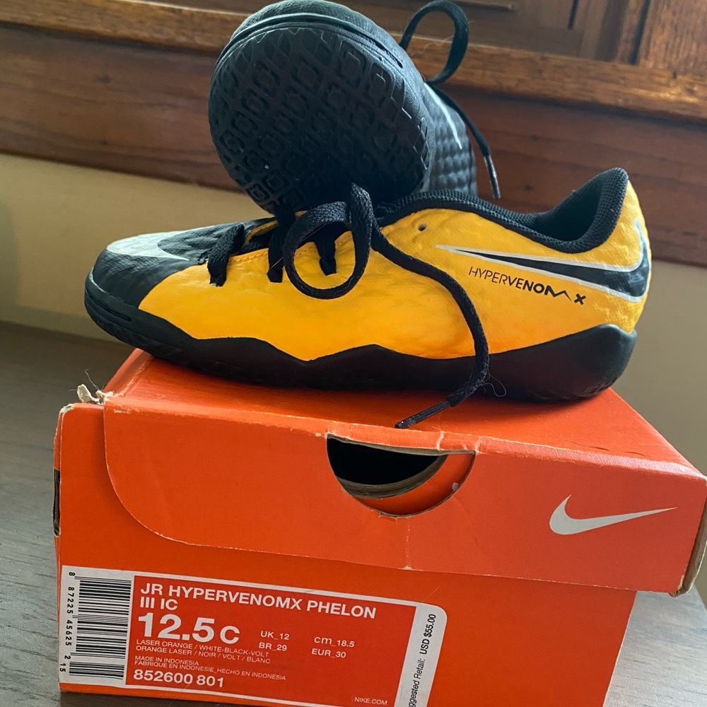 Boys Nike Kids Hypervenom Tennis Shoes size 12.5